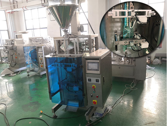 立式粉劑包裝機(jī)設(shè)備實(shí)拍圖