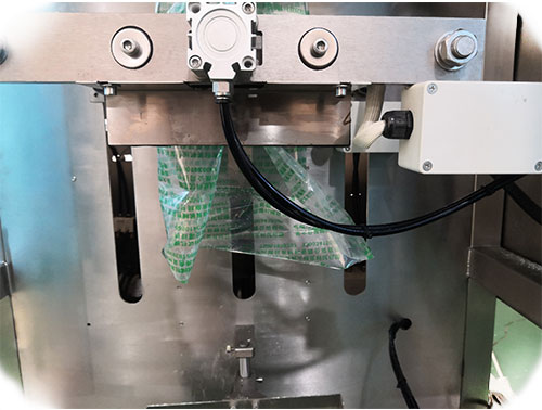 派克龍粉劑包裝機(jī)械細(xì)節(jié)實(shí)拍圖