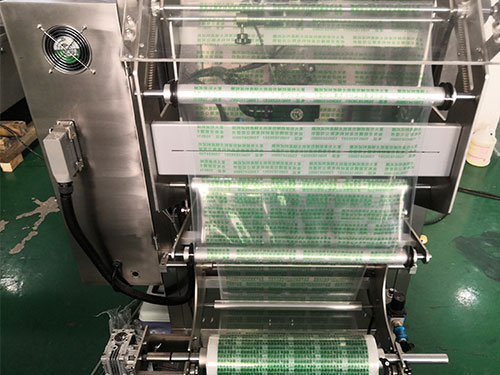 背帶式粉劑打包機(jī)設(shè)備實(shí)拍圖